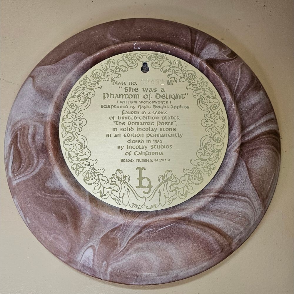 NEW Vintage “Phantom of Delight” Incolay Cameo Stone Plate Bradford Exchange - Picture 5 of 6